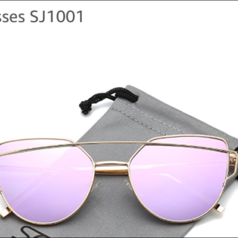 Mirrored sunglasses